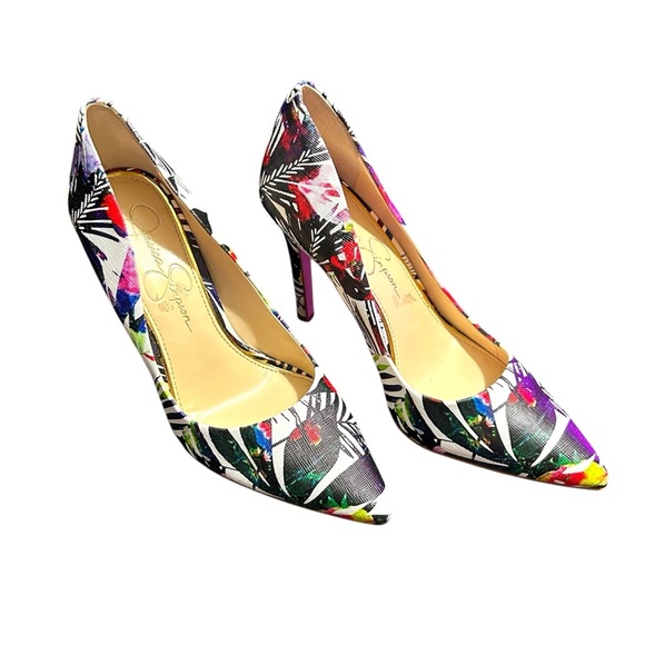 Jessica Simpson Black and White Heels with Stiletto Design - Picture 4 of 12